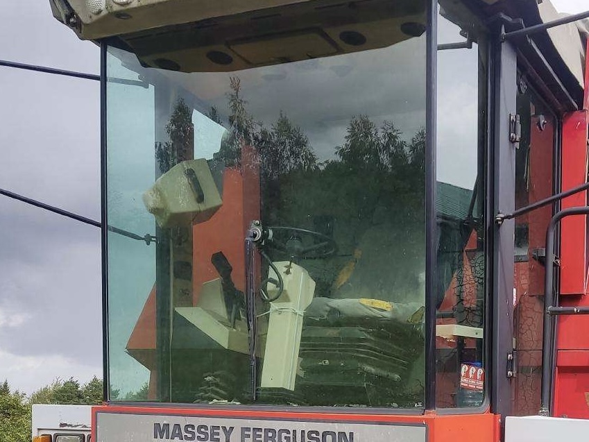Massey Ferguson 40 Priekinis stiklas